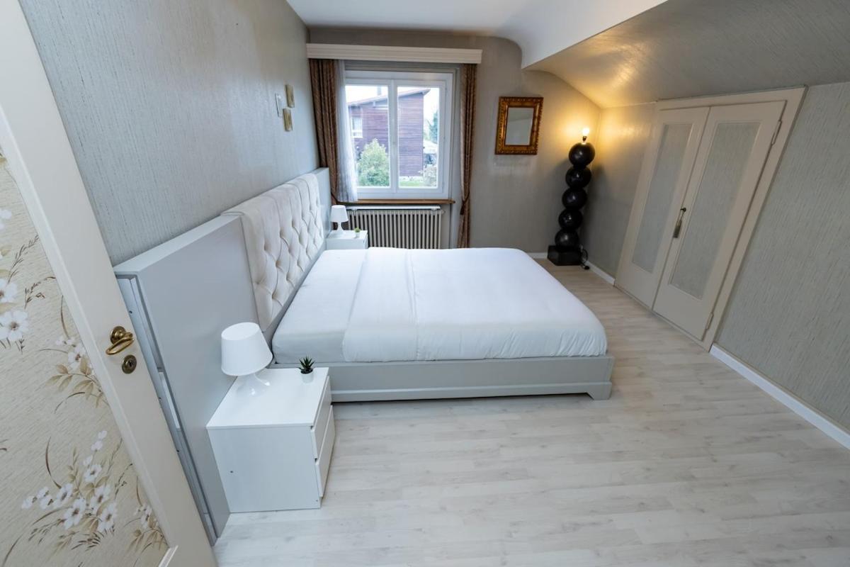 Geneva - 12 Persons Villa